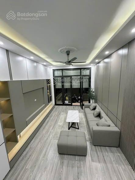 Chủ ngộp mùa bóng, bán gấp trước trận chung kết lê văn sỹ  4 tầng btct ô tô đậu sát vách, bán nhà