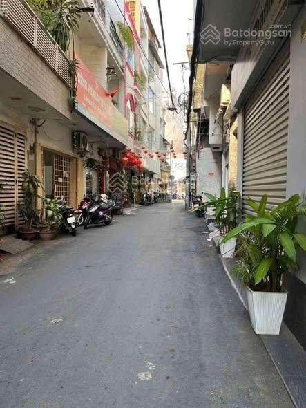 Chủ ngộp mùa bóng, bán gấp trước trận chung kết lê văn sỹ  4 tầng btct ô tô đậu sát vách, bán nhà