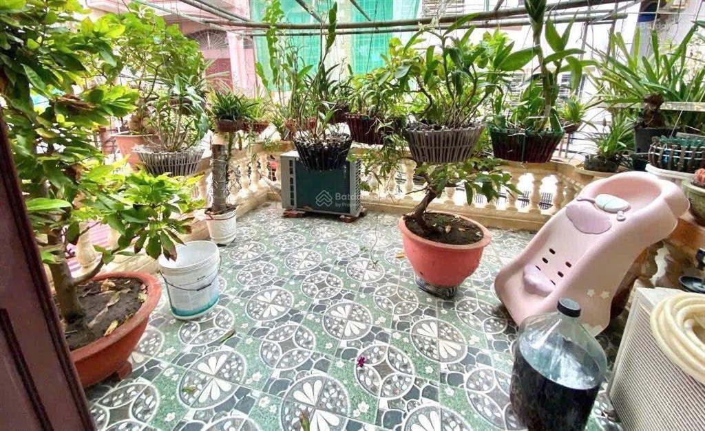 Chủ ngộp nặng  nhà 4 tầng btct phú nhuận, sát hẻm xe hơi, 68.5m2, 5pn, giá 7.85 tỷ thương lượng