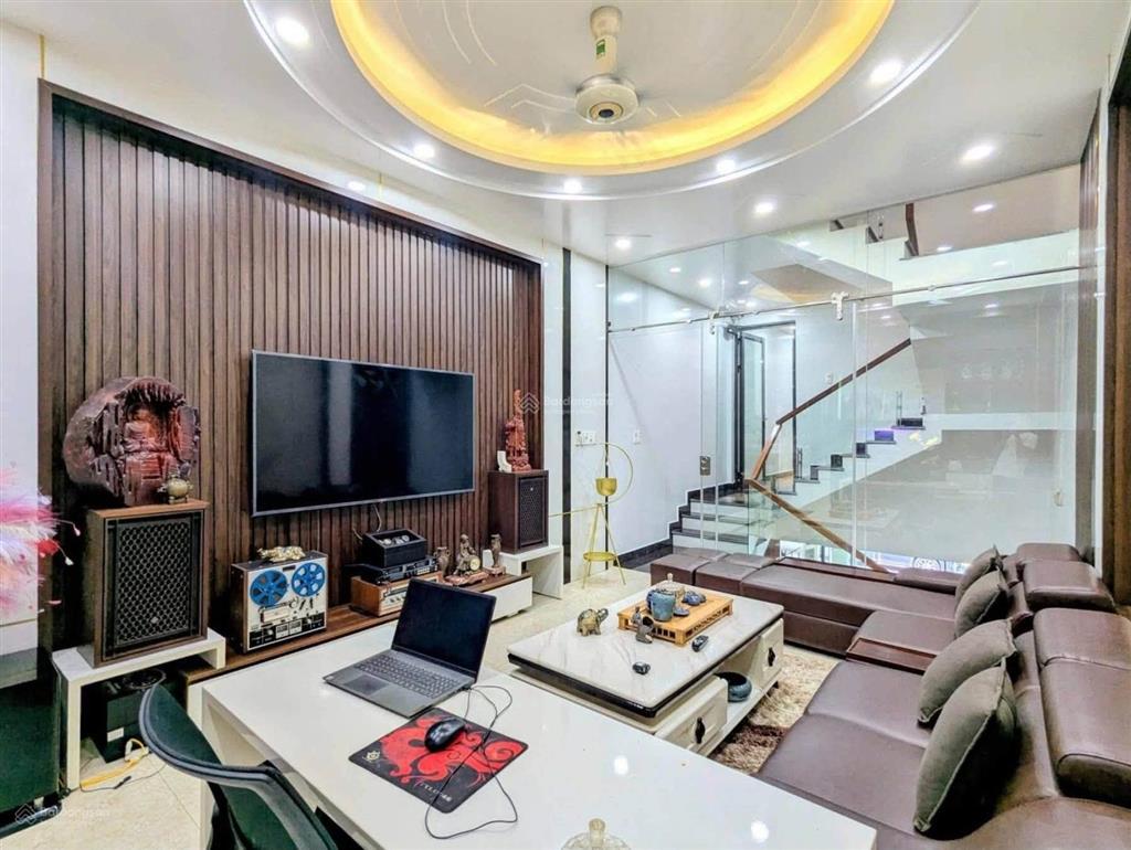 Hàng hiếm! nhà huỳnh văn bánh, phú nhuận 70m (4 tầng btct)  hẻm xe tải tránh  chỉ 9.15 tỷ