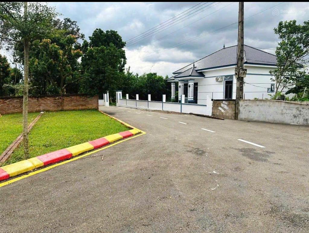 Bán đất thổ cư khu vai thị trấn ngã 3 hàng đồi, hoà bình