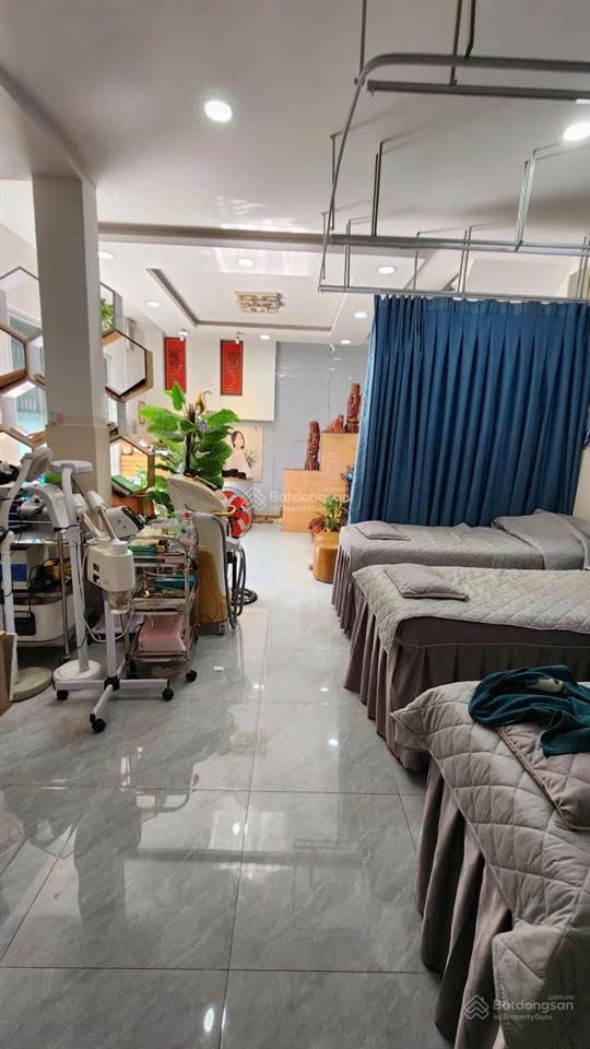 Nhà 1 trệt 1 lầu, đối diện cổng vạn phúc city, hxh, giá 5,5tỷ