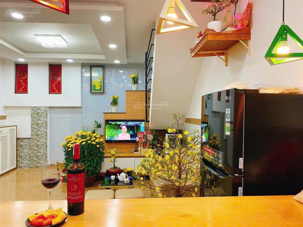 Nhà 1 trệt 1 lầu, đối diện cổng vạn phúc city, hxh, giá 5,5tỷ