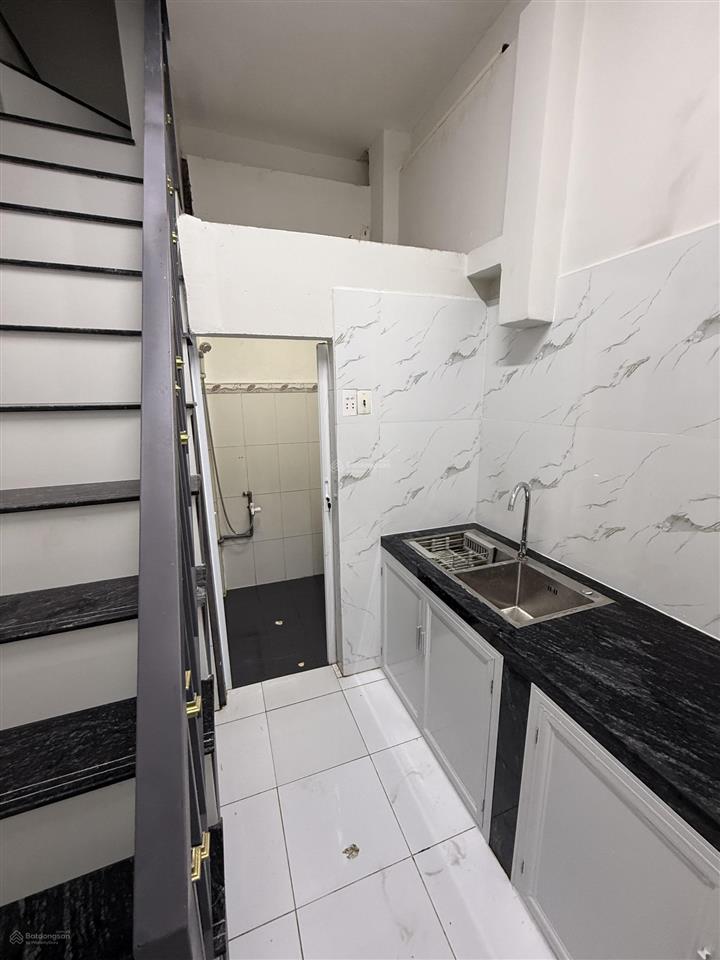 Cho thuê nhà riêng 108/14 vườn lài, 11 triệu, 90m2, 3pn, 2wc, giá tốt!