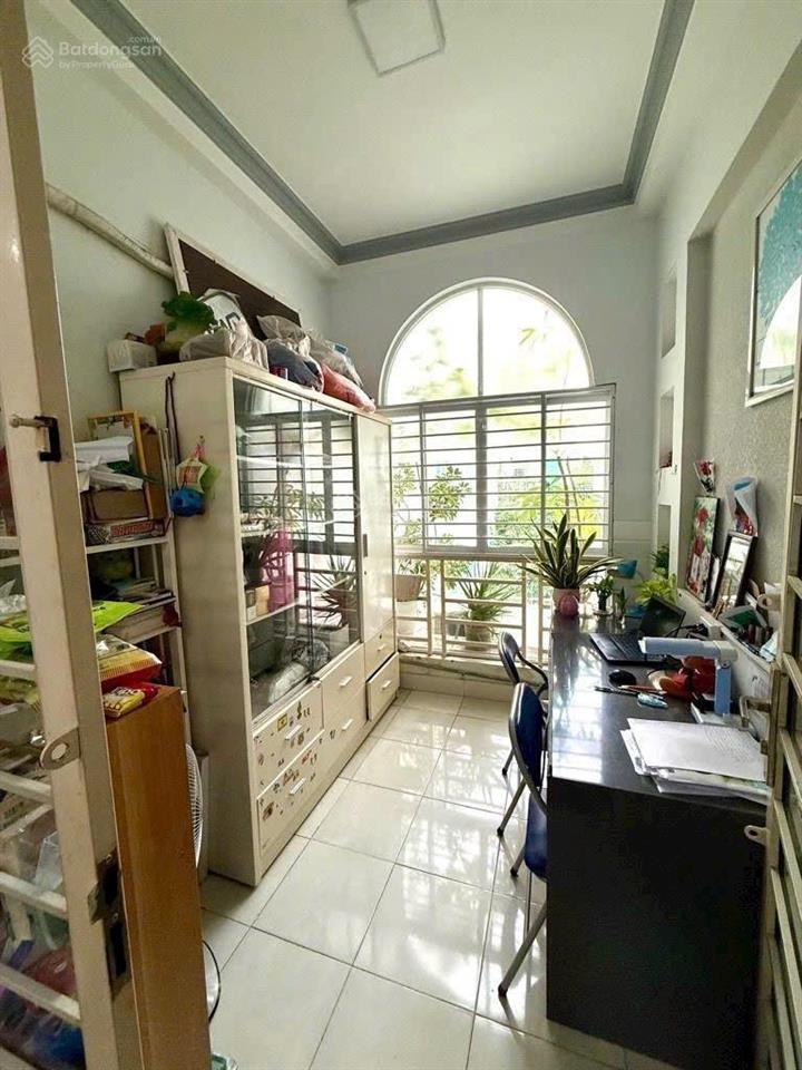 Huỳnh tấn phát quận 7  4 tầng 5pn, 6wc  xe hơi ngủ trong nhà  dt 80m2