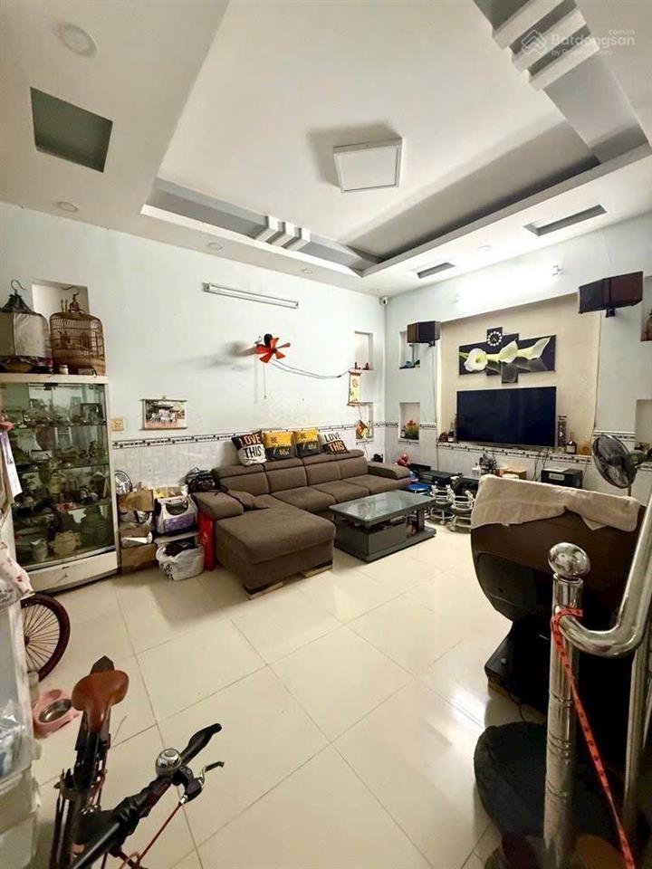 Huỳnh tấn phát quận 7  4 tầng 5pn, 6wc  xe hơi ngủ trong nhà  dt 80m2