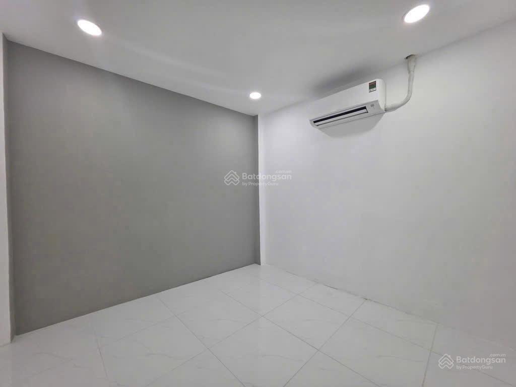Ngang 6 x 22, 8pn, 8wc, hiếm có quận 7, ôtô đỗ cửa ngày đêm, dân trí, an ninh, dòng tiền hàng tháng