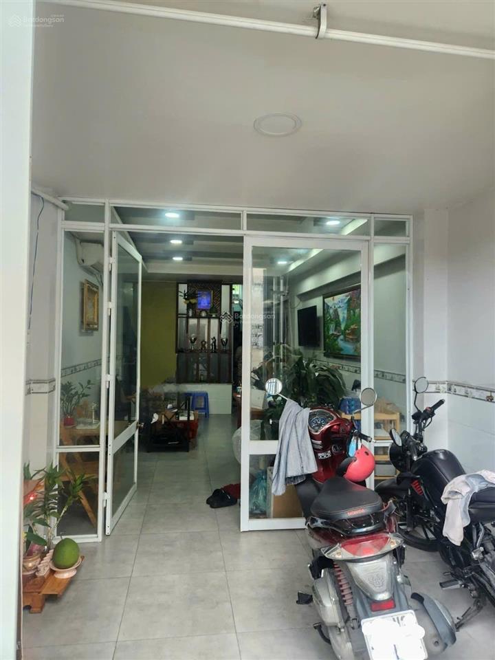 4 tầng hxh thông 3.5 x 15m dương quảng hàm p6 gv 8,6 tỷ