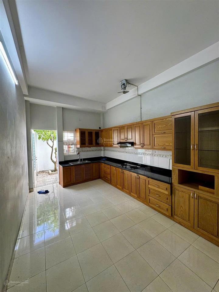 Nhà 3 tầng 87m2 hxh đậu cửa hoàng hoa thám p7 bt nhỉnh 11 tỷ