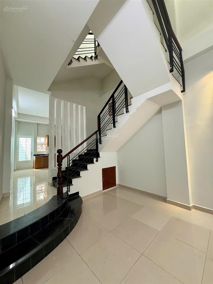 Nhà 3 tầng 87m2 hxh đậu cửa hoàng hoa thám p7 bt nhỉnh 11 tỷ