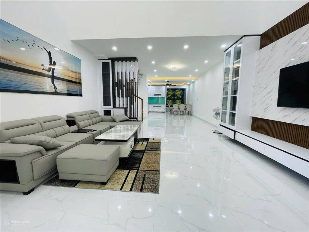 Nhà thuê 2 tầng, dt sàn 90m2, 5 x18m, hxh 387 chu văn an p12 bt, cách mặt tiền 25m,