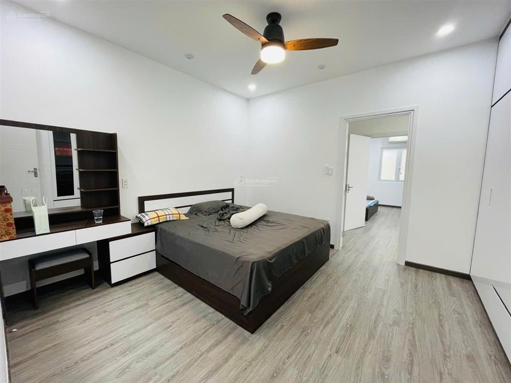 Nhà thuê 2 tầng, dt sàn 90m2, 5 x18m, hxh 387 chu văn an p12 bt, cách mặt tiền 25m,