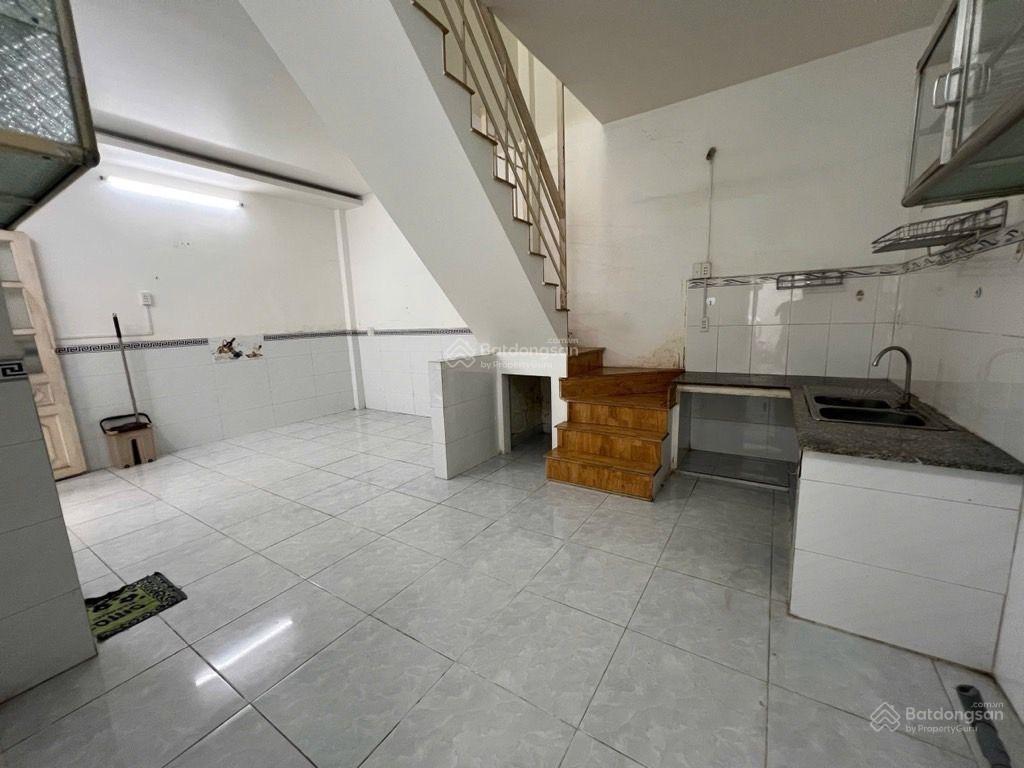 Nhà 2 lầu 35m2 liền kề phú mỹ hưng quận 7