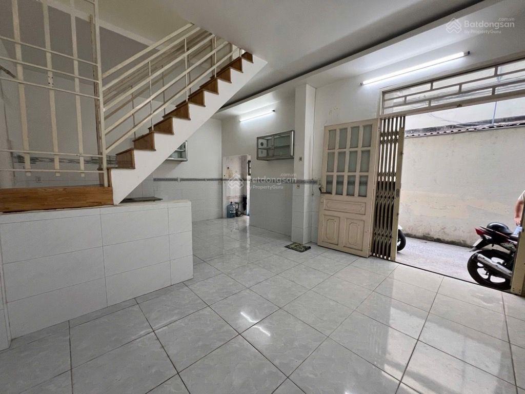 Nhà 2 lầu 35m2 liền kề phú mỹ hưng quận 7