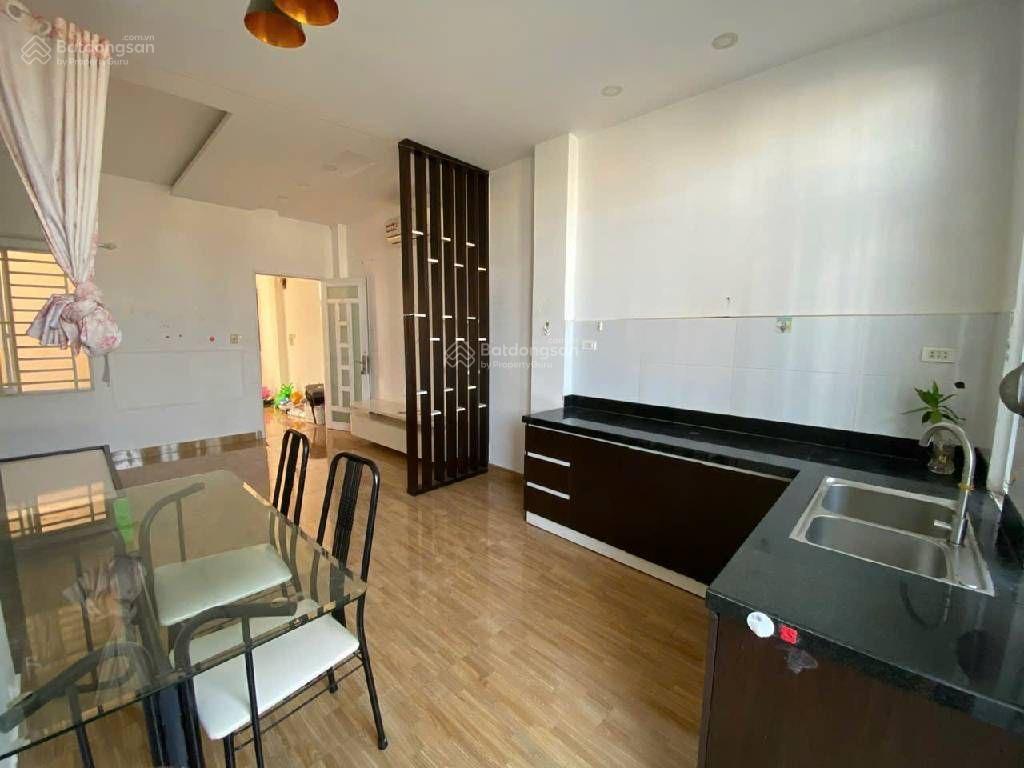 Chdv 3 tầng 7 phòng  ngay phú mỹ hưng quận 7