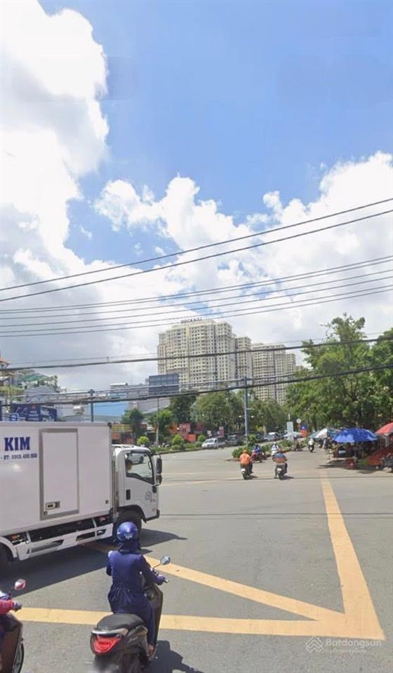 Chdv 3 tầng 7 phòng  ngay phú mỹ hưng quận 7