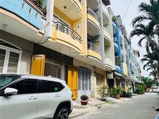 Bán nhà 4 tầng đối diện parc mall cao lỗ quận 8dt 4x16không lộ giới đi quận 1 chỉ 2 phút13tỷx