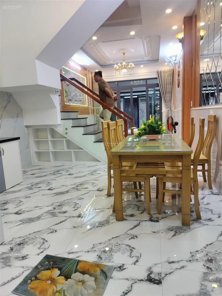 Bán nhà 3 tầng full nội thất 3pn  60m2  hxh 15m  huỳnh tấn phát 200m sang quận 7  nhỉnh 5tỷ