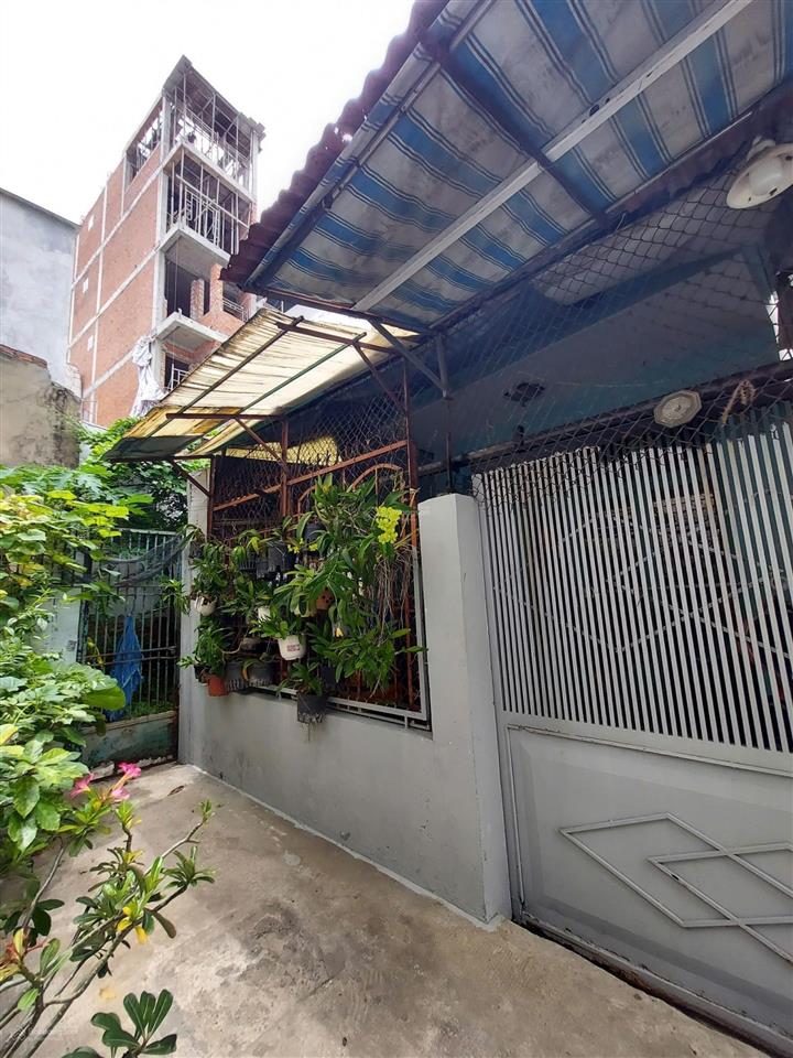 Bán nhà chính chủ 1 đời 115m2 (5x23m) 30m mặt tiền huỳnh tấn phát sát pmh quận 7  chỉ hơn 61tr/m2
