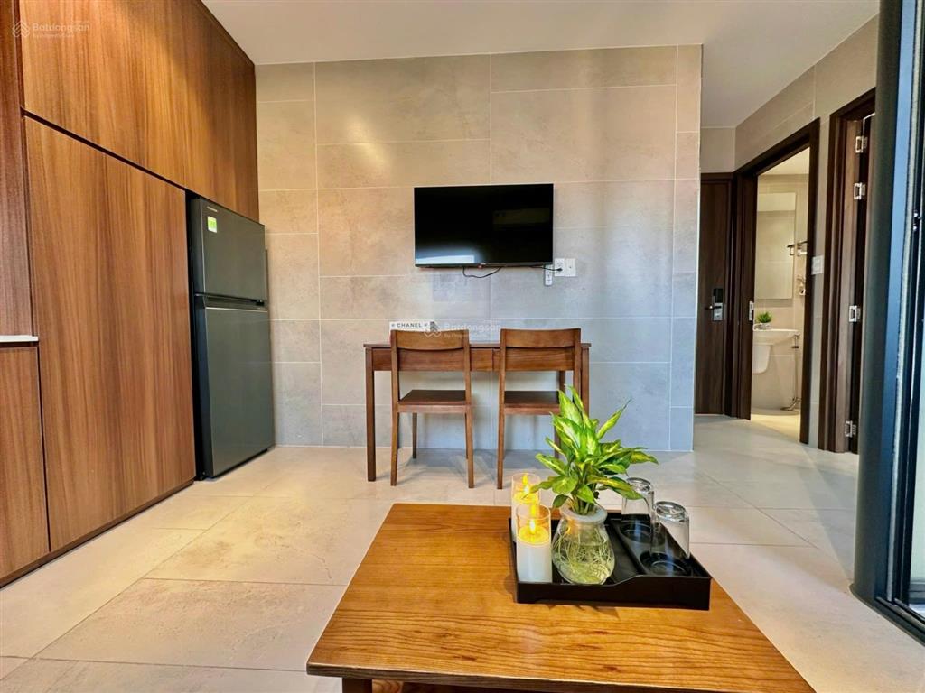 Penthouse 1pn 60m2 phong cách xi măng công nghiệp nhiều ánh sáng