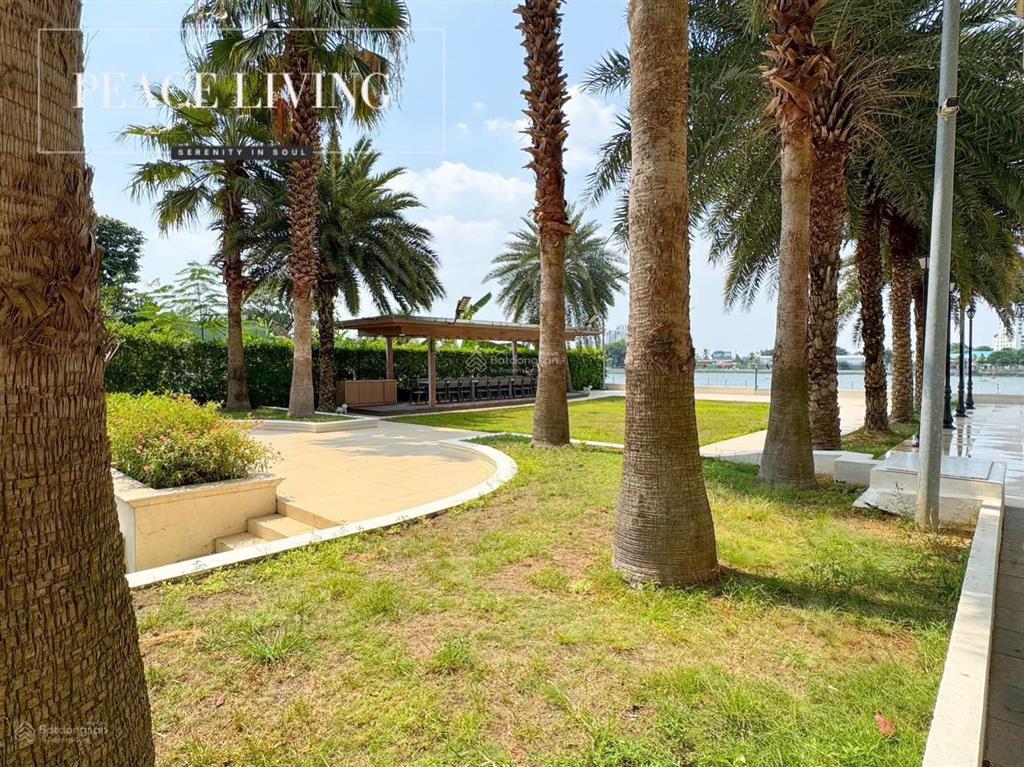 Căn hộ cao cấp gần sông 160m2 style hoàng gia rộng rãi , thoáng mát có hồ bơi gần bis , ...