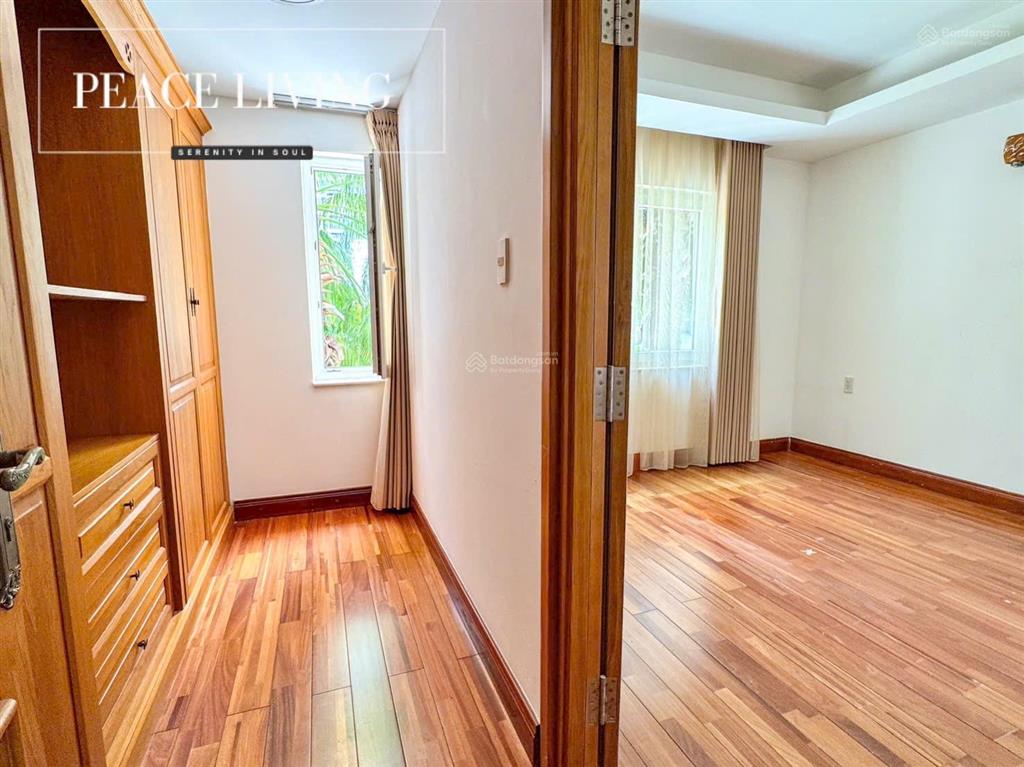 Căn hộ cao cấp gần sông 160m2 style hoàng gia rộng rãi , thoáng mát có hồ bơi gần bis , ...