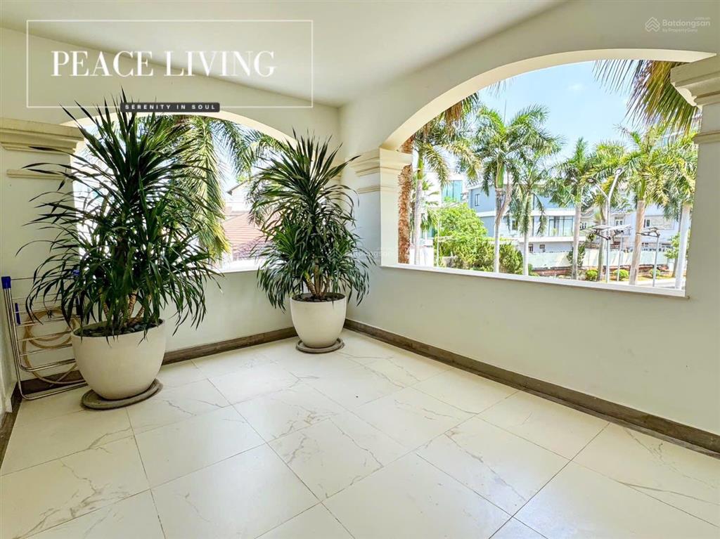 Căn hộ cao cấp gần sông 160m2 style hoàng gia rộng rãi , thoáng mát có hồ bơi gần bis , ...