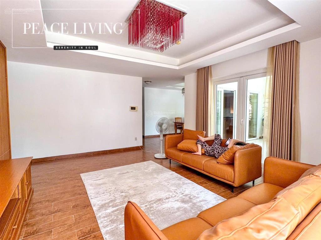 Căn hộ cao cấp gần sông 160m2 style hoàng gia rộng rãi , thoáng mát có hồ bơi gần bis , ...