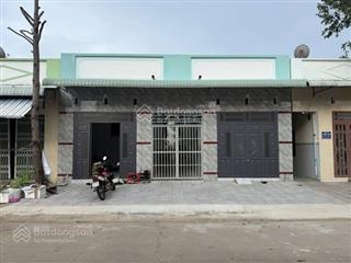 Bán ngộp cặp trọ dt 300m2 nằm gần kcn mỹ phước 3, full thổ cư, nguồn thu sẵn 20 triệu/tháng