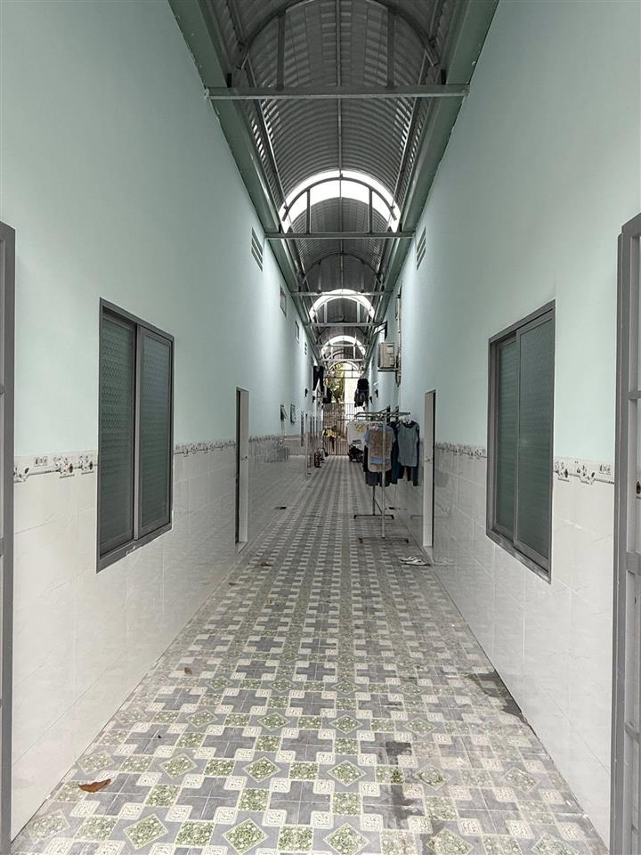 Bán ngộp cặp trọ dt 300m2 nằm gần kcn mỹ phước 3, full thổ cư, nguồn thu sẵn 20 triệu/tháng