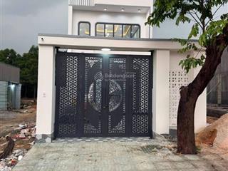 Bán nhà mới xây dt 150m2 gần kcn mỹ phước 3 bến cát, có shr giá cực mềm