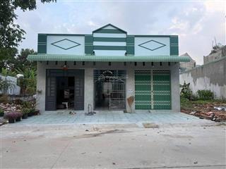 Cần bán gấp cặp trọ dt 300m2 nằm ngay kcn mp3 bến cát, có nguồn thu sẵn 20tr/th