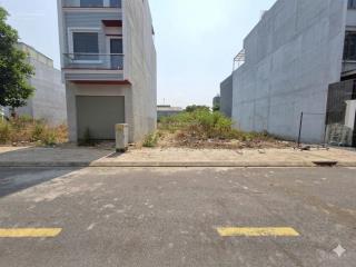 Chủ cần tiền gấp bán ngộp lô đất vị trí đẹp dt 150m2 nằm gần aeon bd, giá chỉ có 1,15 tỉ