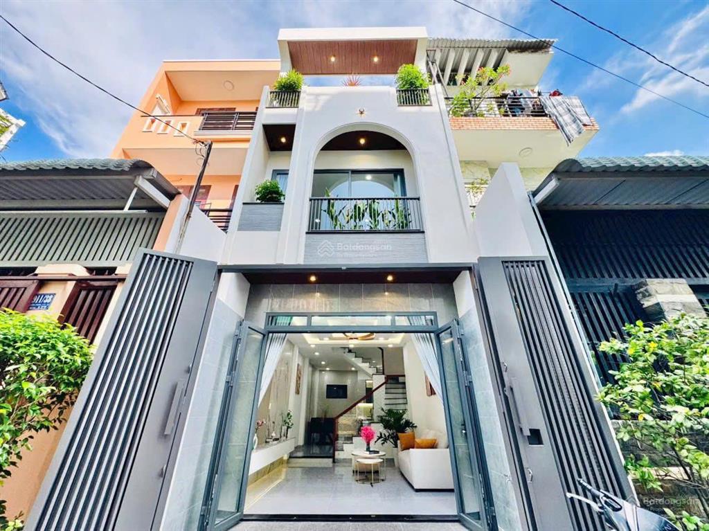 Bán nhà 45m2 lạc long quân, p. 8, tân bình. gần công viên gò cầm đệm, giá 1 tỷ8 sổ riêng