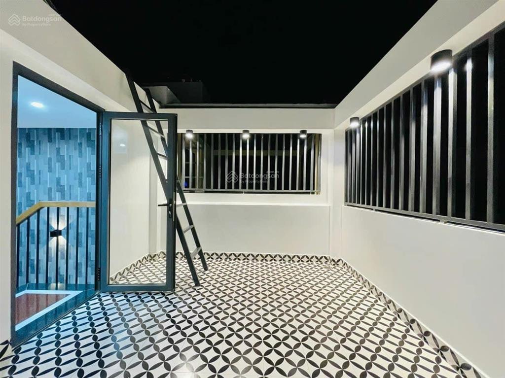 Cực hiếm! chính chủ hạ giá bán gấp nhà 64,7m2 võ văn tần, p5, q3. gía 3 tỷ390tr sổ riêng