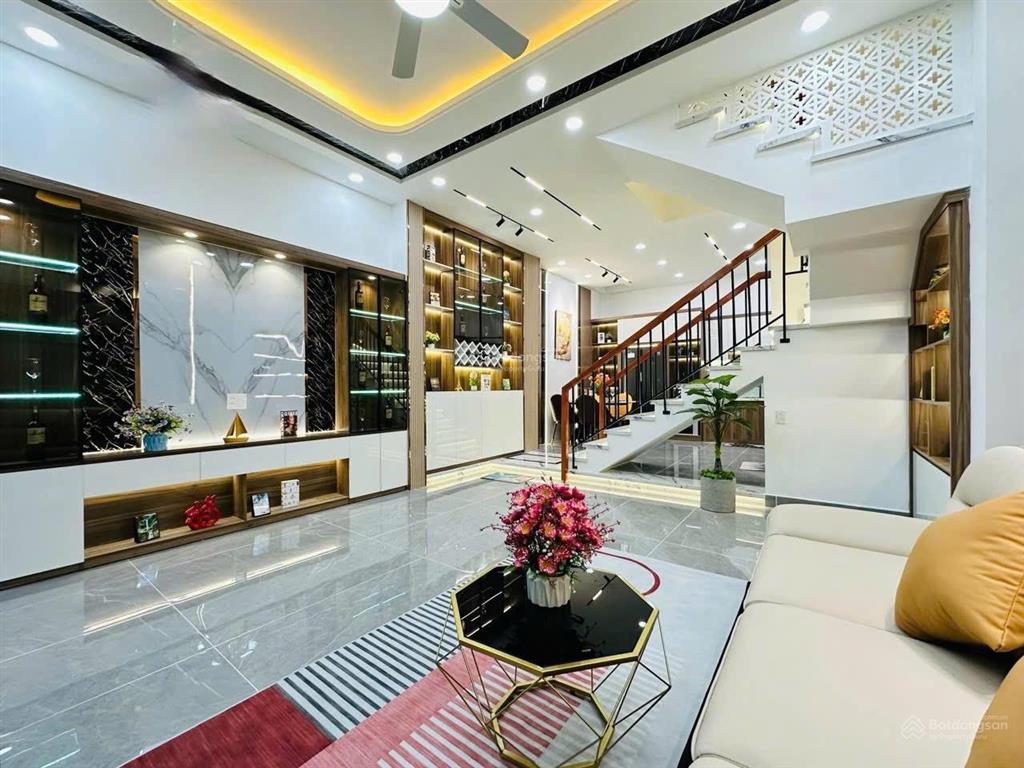Bán nhà 1/ nguyễn đình chiểu, p5, q5. gần trường kiến thiết, giá 3 tỷ150tr sổ riêng