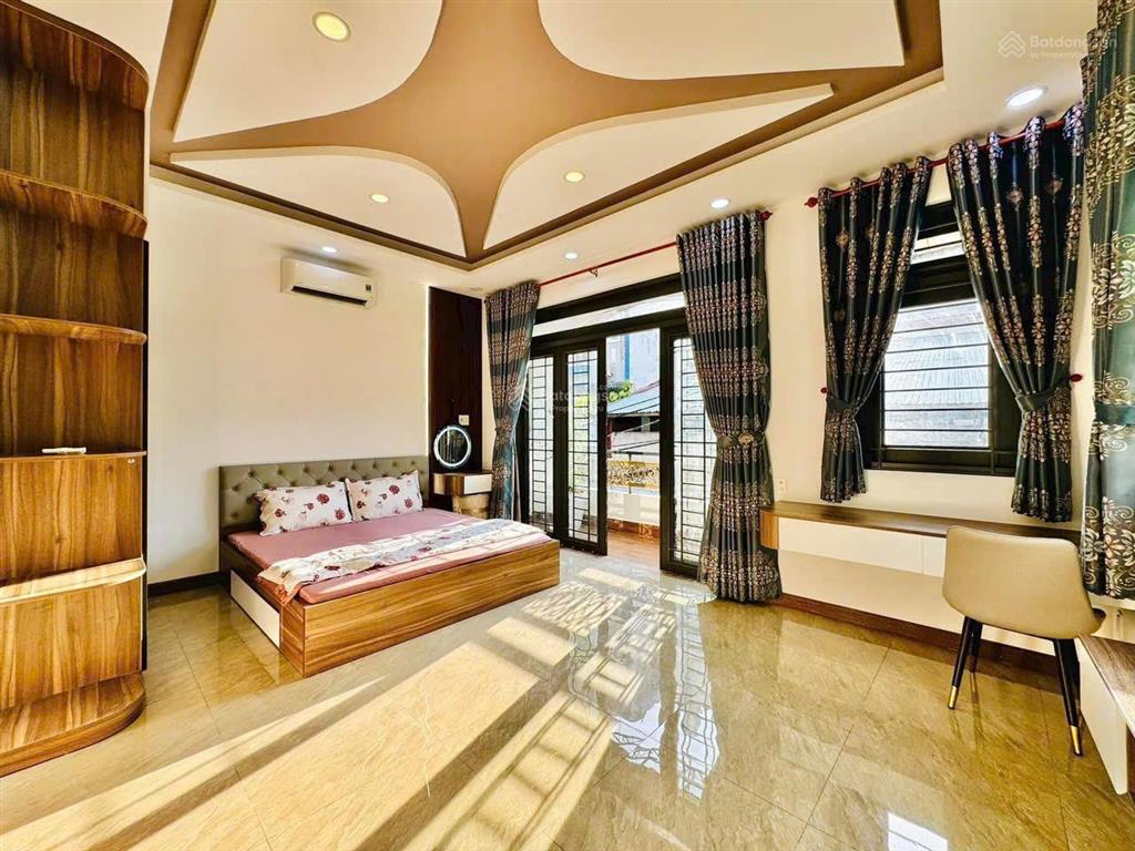 Chủ nhà kẹt tiền bán gấp nhà 70m2 huỳnh tấn phát, phú mỹ, q7. sổ riêng