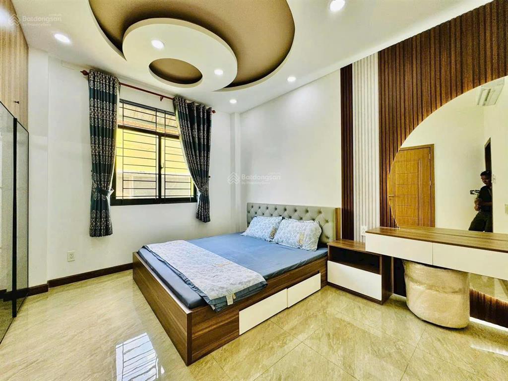 Chủ nhà kẹt tiền bán gấp nhà 70m2 huỳnh tấn phát, phú mỹ, q7. sổ riêng