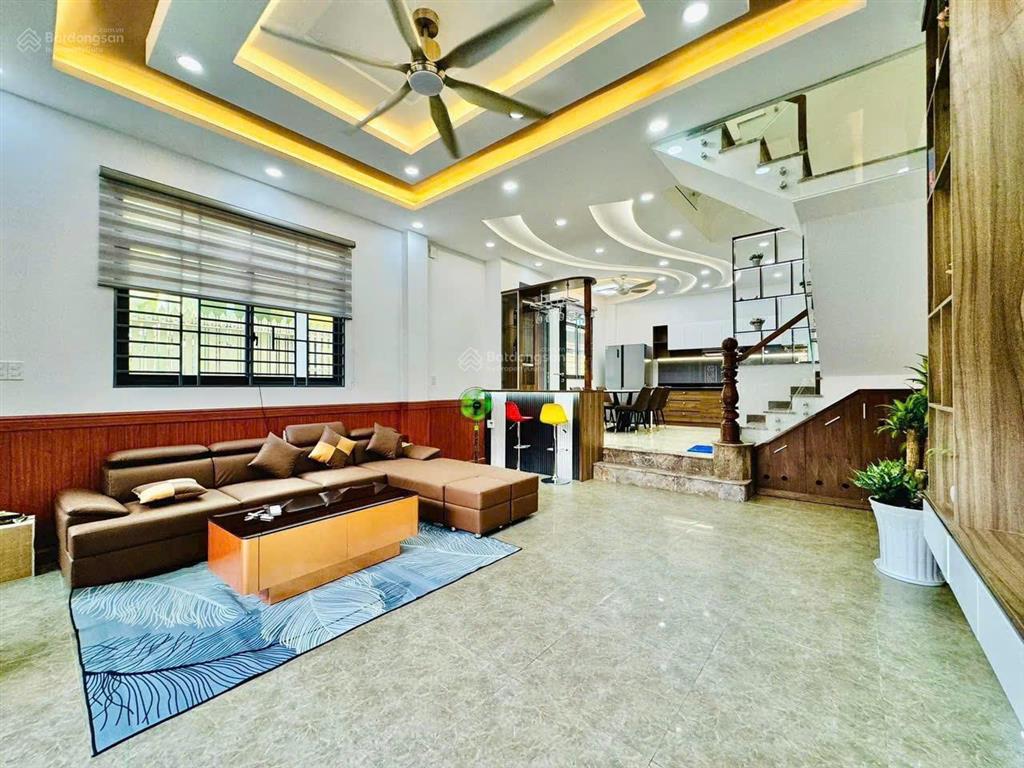 Chủ nhà kẹt tiền bán gấp nhà 70m2 huỳnh tấn phát, phú mỹ, q7. sổ riêng