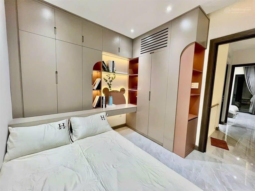 Chính chủ bán gấp nhà 31m2 cao thắng, p12, quận 10. gần vạn hạnh mall, giá 1tỷ550 sổ hồng riêng