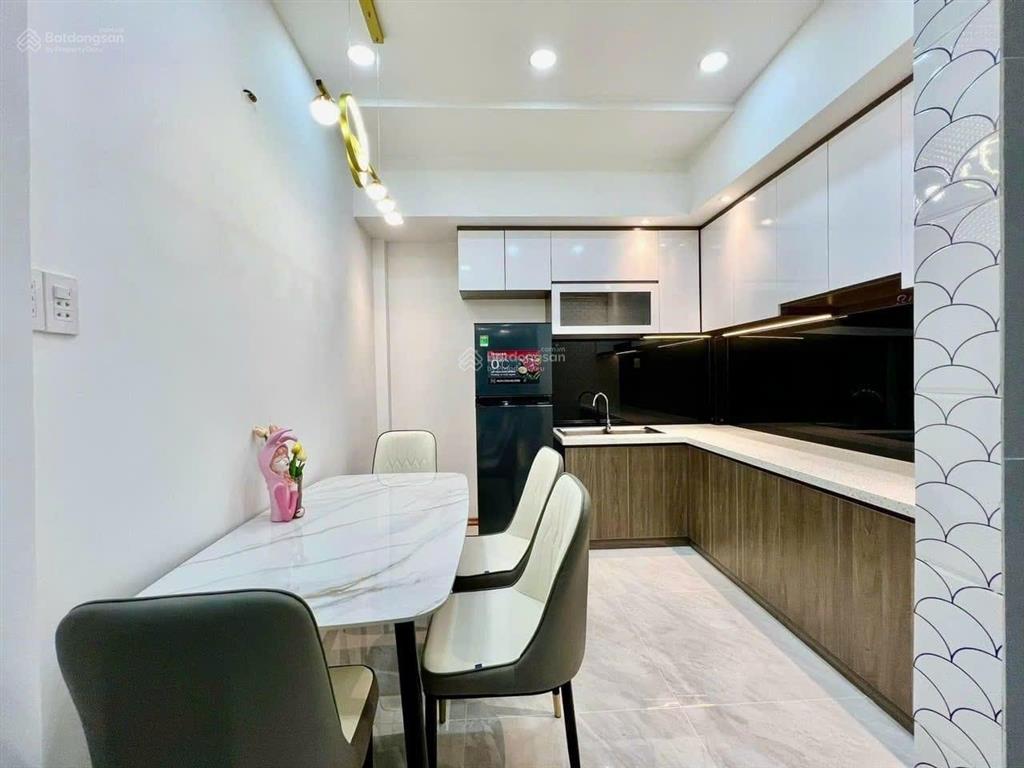 Chính chủ bán gấp nhà 31m2 cao thắng, p12, quận 10. gần vạn hạnh mall, giá 1tỷ550 sổ hồng riêng