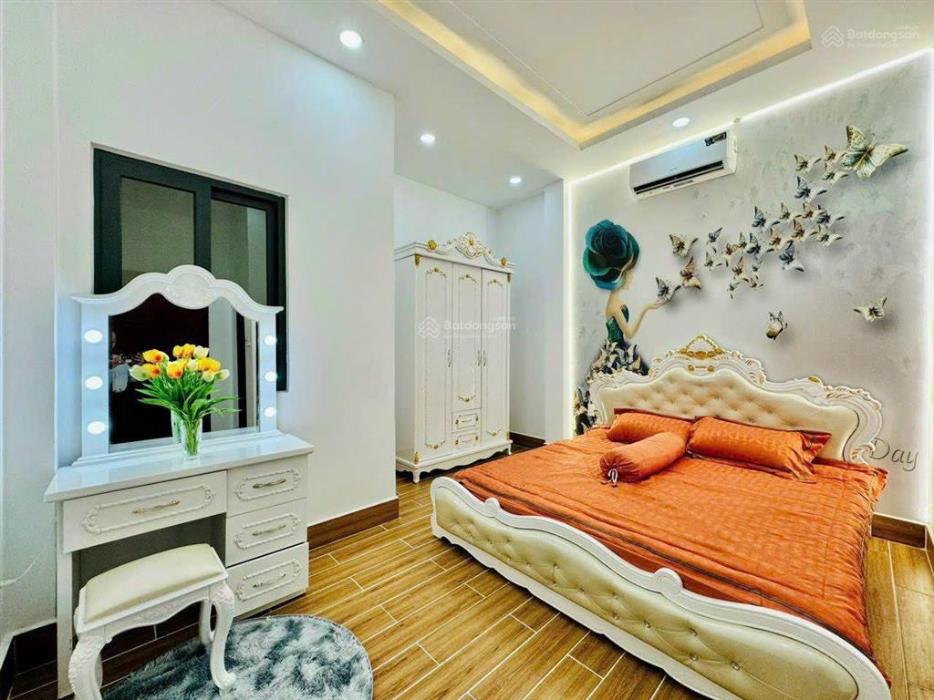 Sang nhượng gấp nhà 48m² phạm văn hai, p5, tân bình. gía 2 tỷ590tr sổ riêng