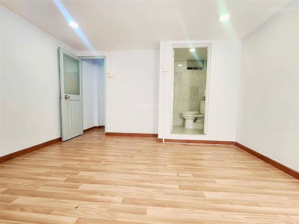 Hàng hiếm giá tốt chỉ 2.95 tỷ bớt lộc có nhà sổ hồng riêng 3 tầng trần hưng đạo p1 q5 mới đẹp