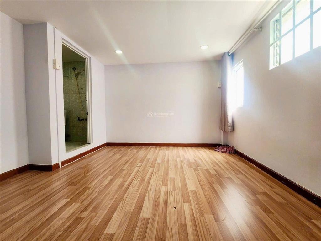 Hàng hiếm giá tốt chỉ 2.95 tỷ bớt lộc có nhà sổ hồng riêng 3 tầng trần hưng đạo p1 q5 mới đẹp