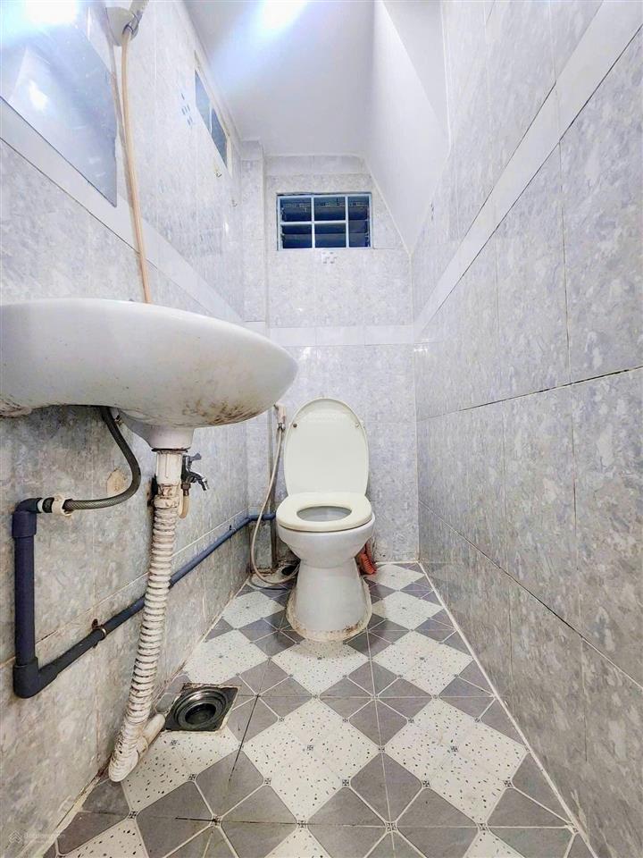 Hàng hiếm giá tốt chỉ 2.95 tỷ bớt lộc có nhà sổ hồng riêng 3 tầng trần hưng đạo p1 q5 mới đẹp