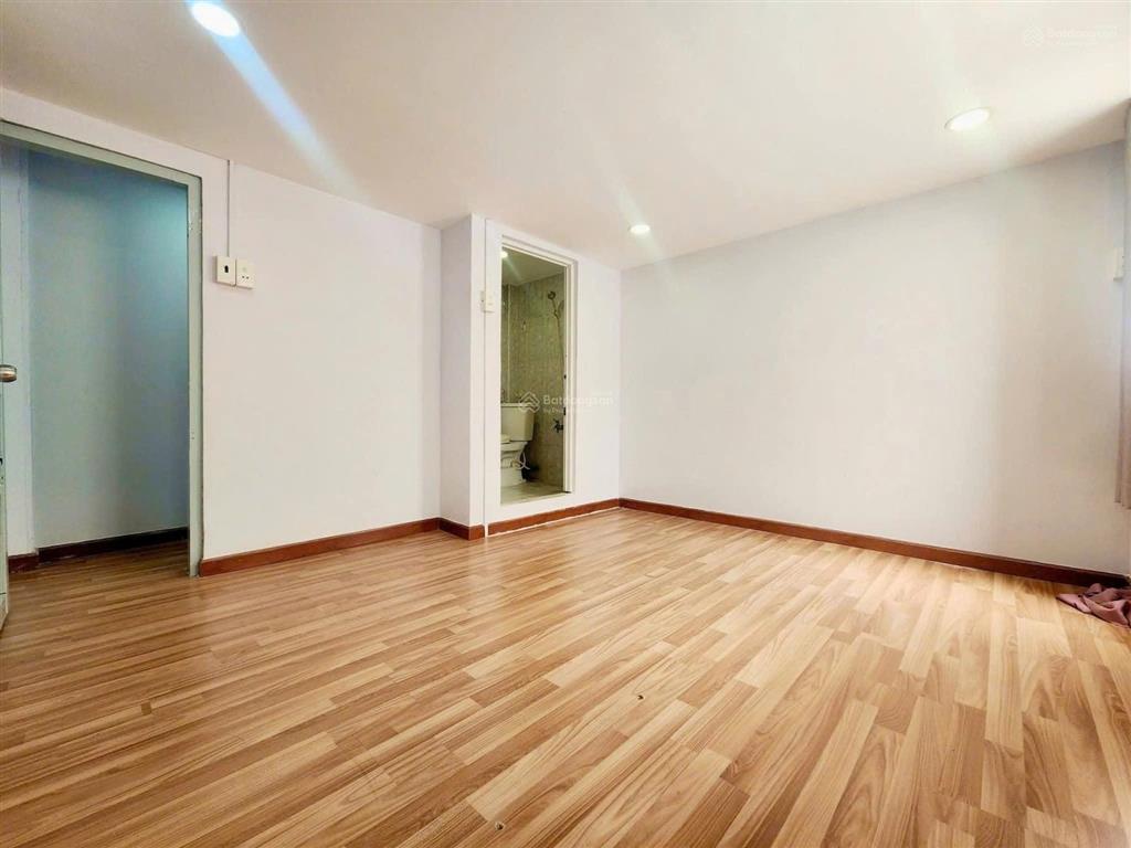 Hàng hiếm giá tốt chỉ 2.95 tỷ bớt lộc có nhà sổ hồng riêng 3 tầng trần hưng đạo p1 q5 mới đẹp