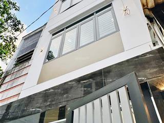 Cần tiền bán nhanh nhà hoàng hoa thám, p5, bt. dt 63m2. sổ hồng riêng, hoàn công đủ