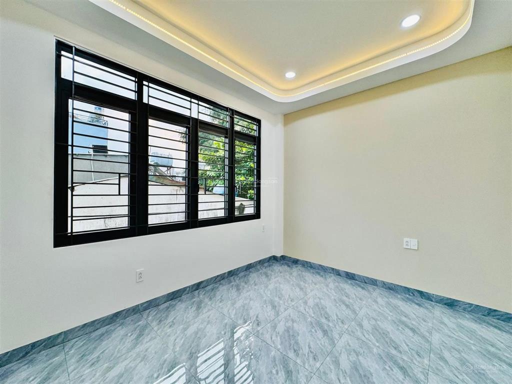 Cần tiền bán nhanh nhà hoàng hoa thám, p5, bt. dt 63m2. sổ hồng riêng, hoàn công đủ