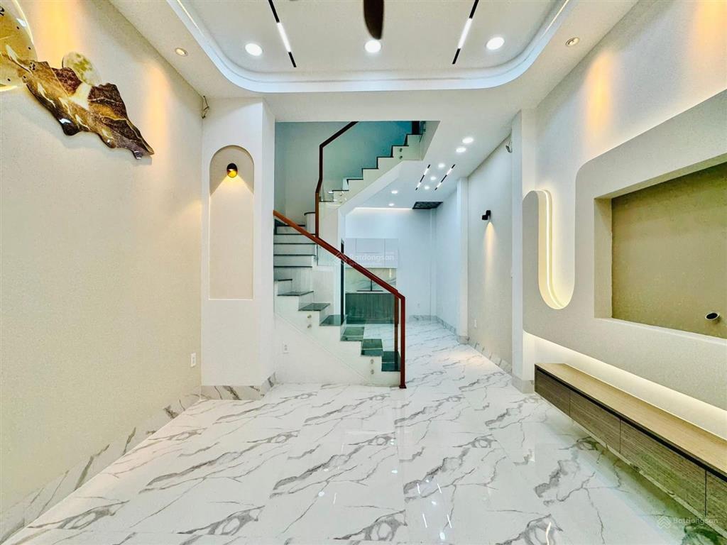 Cần tiền bán nhanh nhà hoàng hoa thám, p5, bt. dt 63m2. sổ hồng riêng, hoàn công đủ