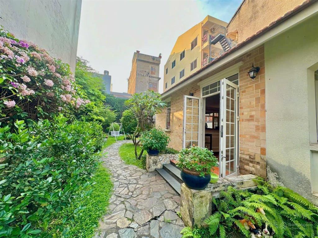 Hiếm & hàng khủng biệt thự cổ kiến trúc pháp hơn 618m2 khu bên sông  sau gigamall 24x30m